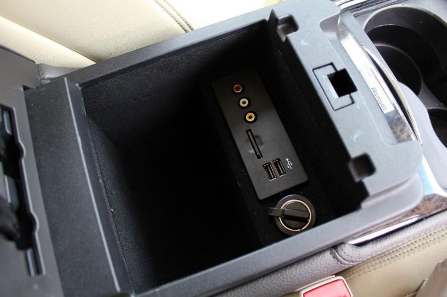  Lincoln MKS EcoBoost 2013 года  (фото 13 из 42)